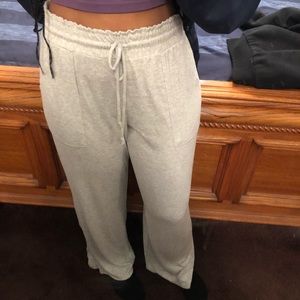 GRAY LOOSE SWEATPANTS SO COMFORTABLE. size medium!